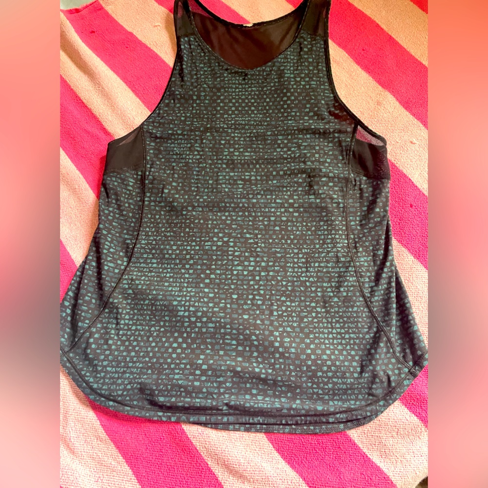 Lululemon top